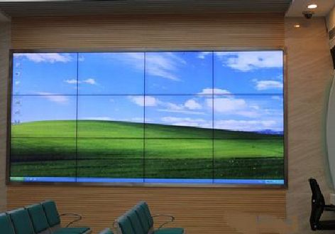 万载液晶拼接屏的另类用法。